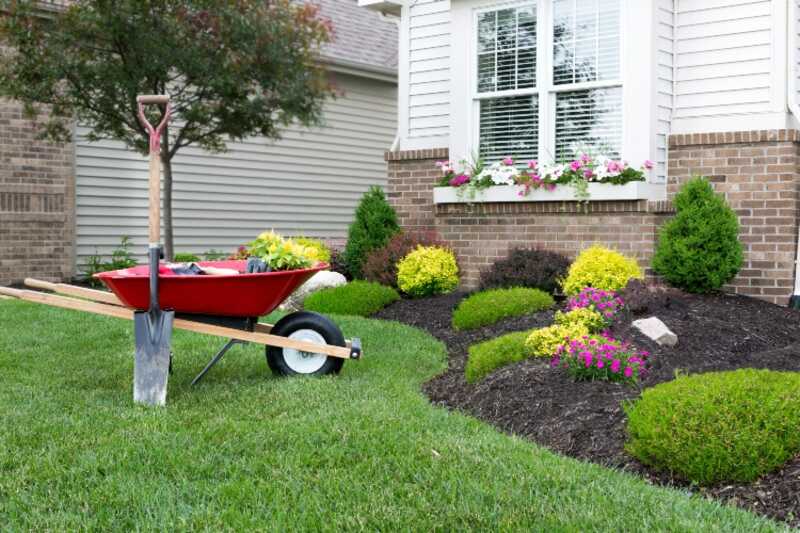 9 Small Front Yard Landscaping Ide