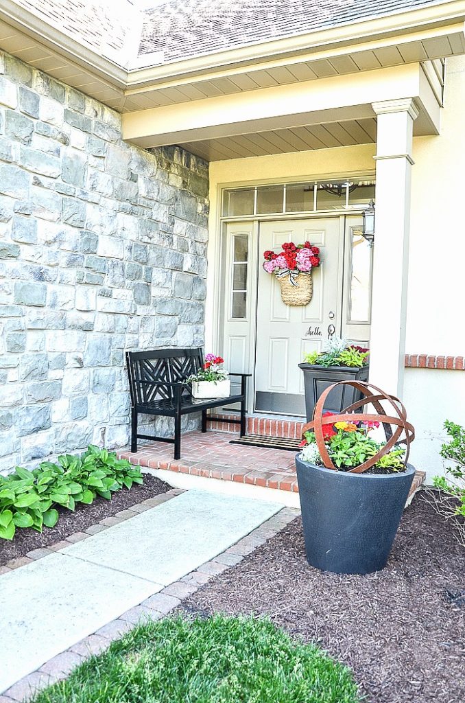 7 Easy Small Front Porch Decorating Ideas - StoneGab