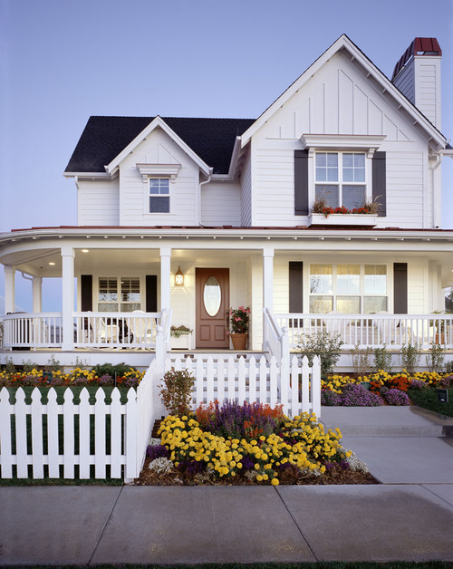 A Picket Fence for Front Yard Curb Appeal - Town & Country Livi