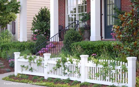 Picket Fence Ideas for Instant Curb Appeal | Picket fence garden .